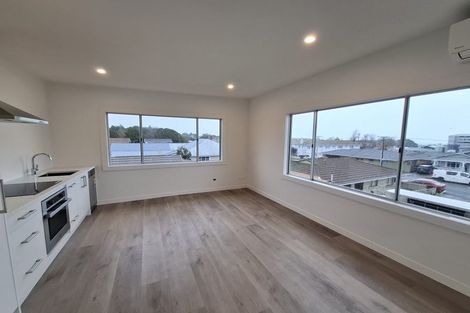 Photo of property in 33 Fulford Street, New Plymouth, 4310