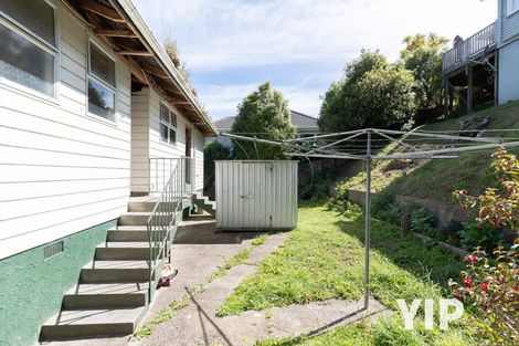 Photo of property in 114a Newlands Road, Newlands, Wellington, 6037