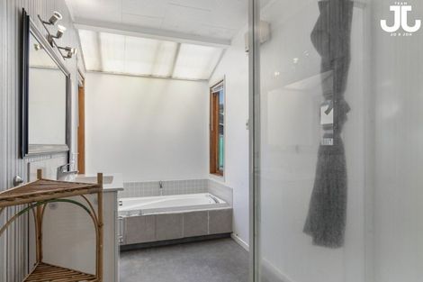 Photo of property in 6a Queen Road, Bellevue, Tauranga, 3110