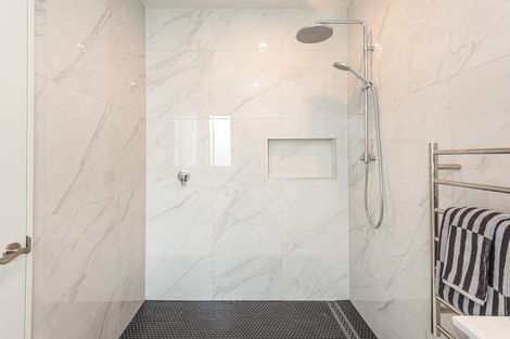 Photo of property in 210 Edgeware Road, Edgeware, Christchurch, 8013