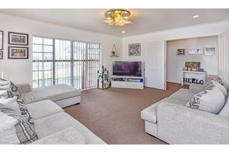 Photo of property in 9 Carn Place, Weymouth, Auckland, 2103