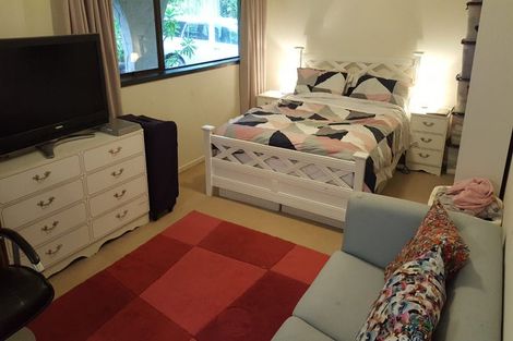 Photo of property in 2/533 Beach Road, Murrays Bay, Auckland, 0630