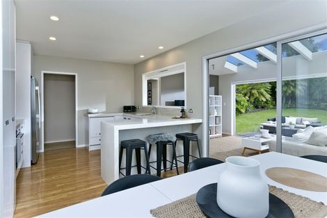 Photo of property in 14 Welland Place, Hillcrest, Auckland, 0627