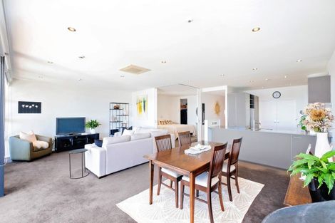 Photo of property in 305/7 Humber Street, Pandora, Napier, 4110