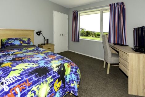 Photo of property in 9 Dundee Close, Darfield, 7510