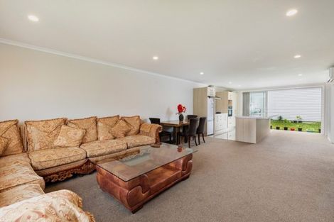 Photo of property in 41 Hollowout Street, Takanini, 2112