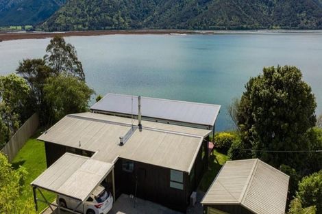 Photo of property in 106 Main Rd Havelock, Havelock, 7100