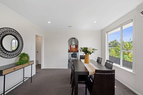 Photo of property in 60a Tiroroa Avenue, Te Atatu South, Auckland, 0610