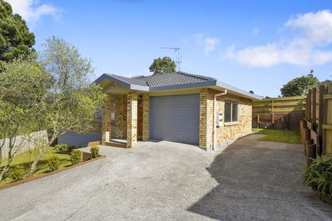 Photo of property in 33 Ginders Drive, Massey, Auckland, 0614