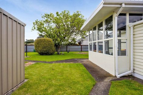 Photo of property in 2 Acourt Street, Hawera, 4610