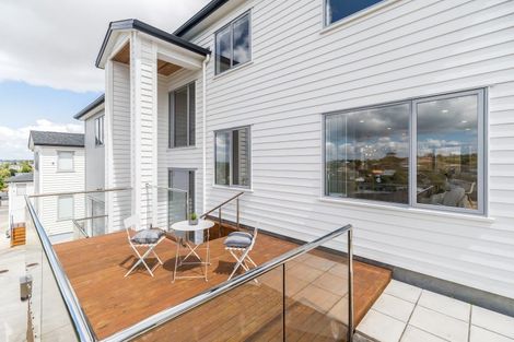 Photo of property in 3 Dreaver Way, Sunnynook, Auckland, 0630