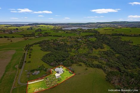Photo of property in 2656 South Head Road, South Head, Helensville, 0874