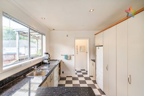 Photo of property in 94 Horoeka Street, Stokes Valley, Lower Hutt, 5019