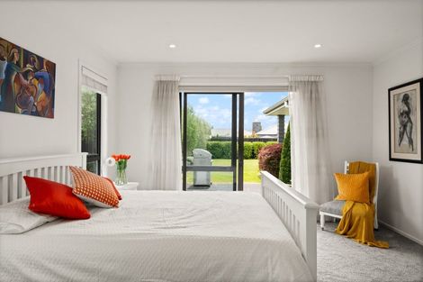 Photo of property in 17 Thornly Park Avenue, Mosgiel, 9024