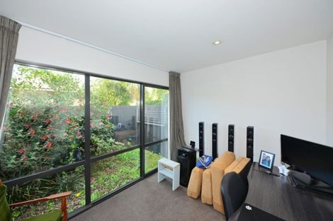 Photo of property in 9/20 North Avon Road, Richmond, Christchurch, 8013