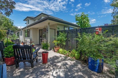 Photo of property in 18 Winston Avenue, Hokowhitu, Palmerston North, 4410