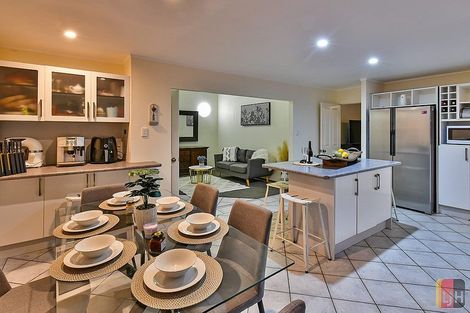 Photo of property in 74 Walter Strevens Drive, Conifer Grove, Takanini, 2112