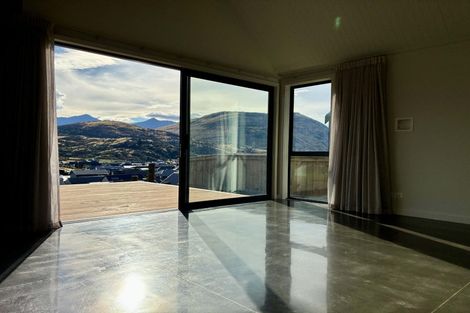 Photo of property in 141 Spur Ridge Rise, Jacks Point, 9371