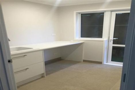 Photo of property in 3a Stitchbird Close, Murrays Bay, Auckland, 0630