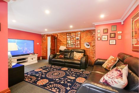 Photo of property in 37 Middleton Road, Kew, Dunedin, 9012