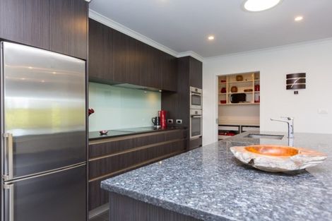 Photo of property in 11 Settlers Close, Whalers Gate, New Plymouth, 4310