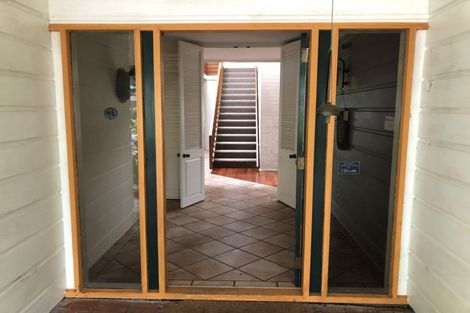 Photo of property in 34 Tawini Road, Titirangi, Auckland, 0604