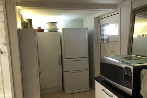 Photo of property in 11 Castaing Crescent, Te Atatu South, Auckland, 0610