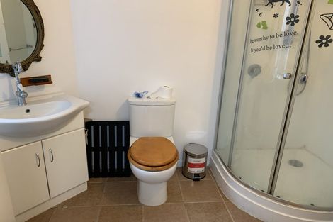 Photo of property in 1/92 Lake Road, Northcote, Auckland, 0627