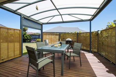 Photo of property in 2 Bransley Grove, Katikati, 3129