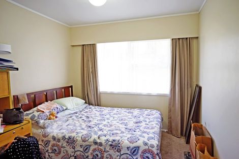 Photo of property in 1/32 Weldene Avenue, Glenfield, Auckland, 0629