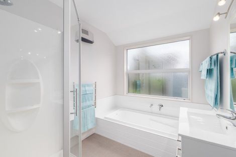 Photo of property in 10 Cowper Place, Avondale, Christchurch, 8061