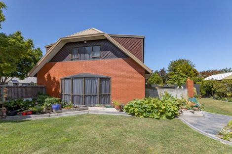 Photo of property in 10 Pyatt Place, Redwood, Christchurch, 8051