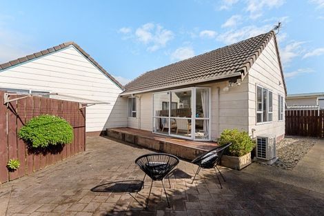 Photo of property in 18a Bracken Road, Newlands, Wellington, 6037