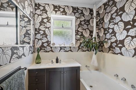 Photo of property in 18 Mount View Place, Spotswood, New Plymouth, 4310