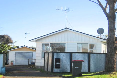 Photo of property in 43 Arawhata Road, Paraparaumu, 5032