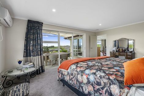 Photo of property in 32 Macdonald Heights, Feilding, 4702