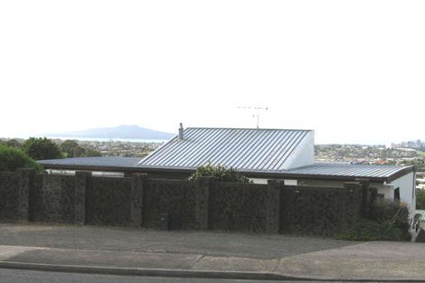 Photo of property in 1/43a Sunset Road, Totara Vale, Auckland, 0632