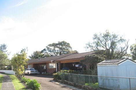 Photo of property in 24 La Trobe Street, Pakuranga Heights, Auckland, 2010