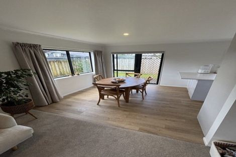 Photo of property in 57b Williams Street, Cambridge, 3434