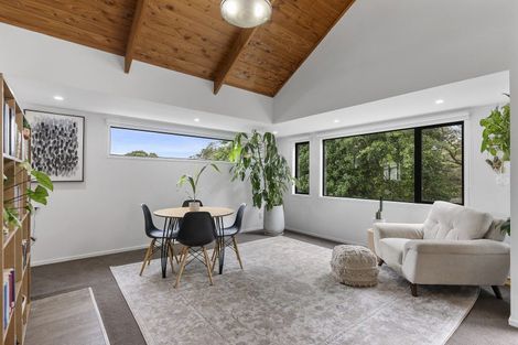 Photo of property in 50 Lagoon Way, West Harbour, Auckland, 0618