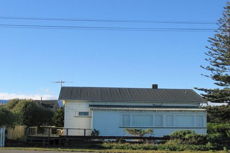 Photo of property in 88 Marine Parade, Otaki Beach, Otaki, 5512