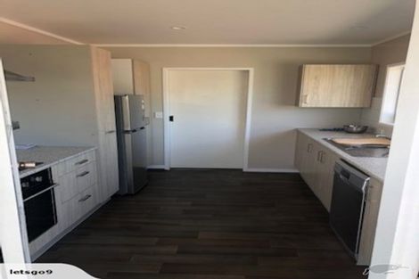 Photo of property in 2/62 Uxbridge Road, Mellons Bay, Auckland, 2014