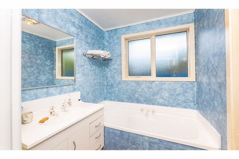 Photo of property in 72 Wingate Street, Redwood, Christchurch, 8051