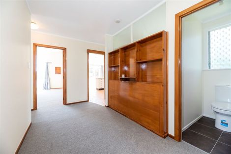 Photo of property in 41 Sunnyside Road, Sunnyvale, Auckland, 0612