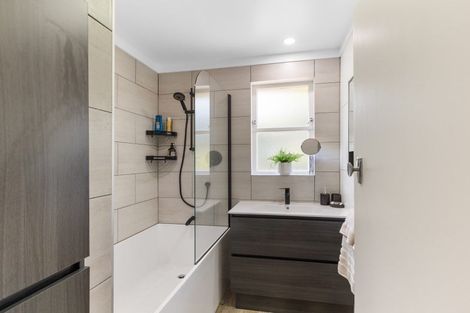 Photo of property in 6 Muhunoa West Road, Ohau, Levin, 5570