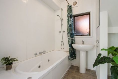 Photo of property in 2 Margaret Drive, Omokoroa, 3114