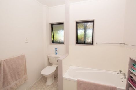 Photo of property in 33b Lyn Grove, Papamoa Beach, Papamoa, 3118