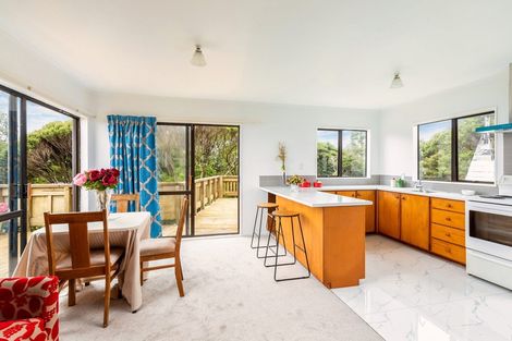 Photo of property in 145 Piha Road, Piha, New Lynn, 0772