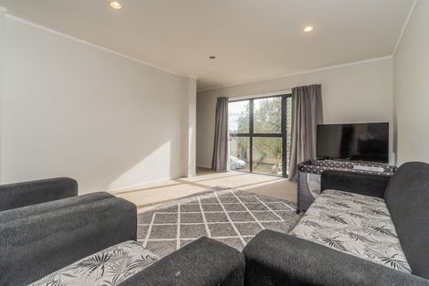 Photo of property in 10 Kevale Place, Manurewa, Auckland, 2102