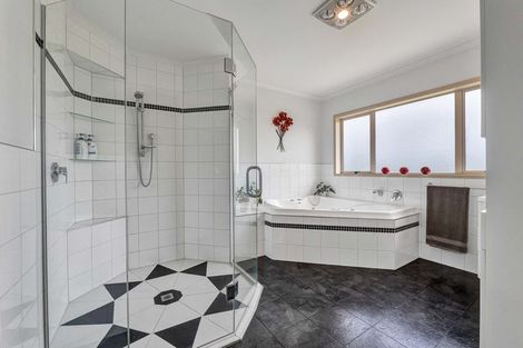 Photo of property in 550 Mountain Road, Lepperton, New Plymouth, 4373